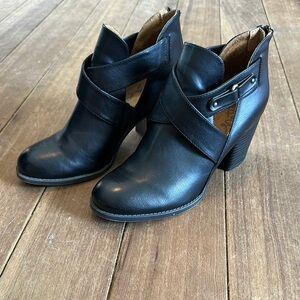 Natural Soul Black Ankle Booties